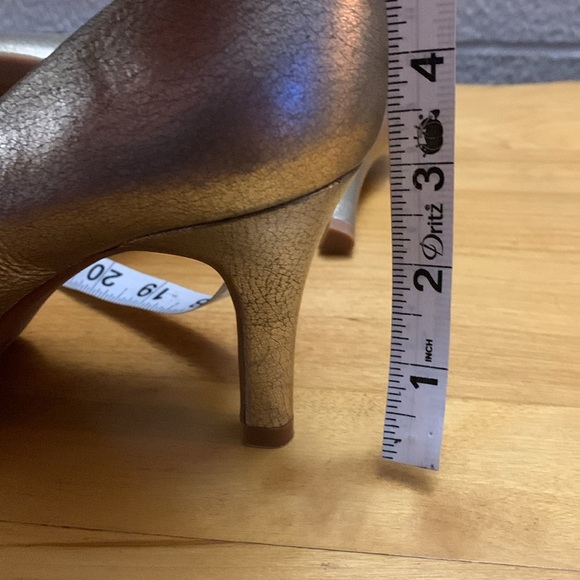 Nurture by Lamaze "Virtue" Gold Genuine leather open toe heels pumps Size 7M EUC - Picture 10 of 10